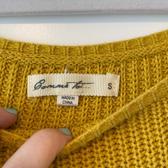 Cropped Sweater/Shirt - Picture 2 of 2